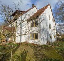 Lukrative Kapitalanlage. Großzügige Wohnung mit Garage und romantischem Garten. - Fürth 10809563000