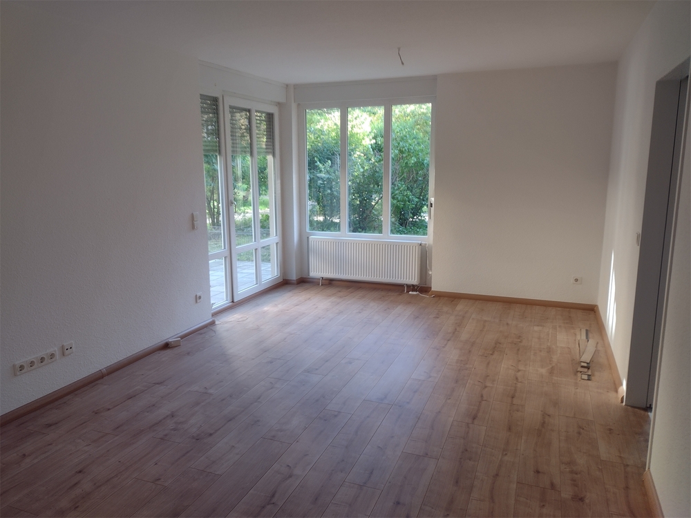 Klotzsche: Neu renovierte 1,5-Zimmer-Wohnung mit Terrasse - Dresden