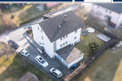 Interessantes Mehrfamilienhaus als Kapitalanlage oder Mehrgenerationenwohnen - Waldmünchen