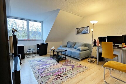 !! BEZUGSFREI !! Oben ist es am schönsten * möblierte 1,5-Zimmer-Wohnung im Dachgeschoss * TRUDERING - München