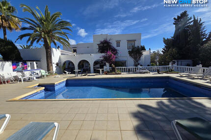 Einfamilienhaus in Mojacar - 1.200.000,00&nbsp;EUR Kaufpreis, in Mojacar (PLZ: )