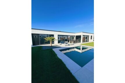Provisionsfrei* Exklusiver Architektenbungalow mit Pool - Winsen