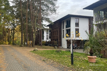 DIREKT AM WALDRAND GELEGEN: AUFGETEILTES MEHRFAMILIENHAUS MIT 10 WOHNEINHEITEN UND STELLPLÄTZEN - Teupitz