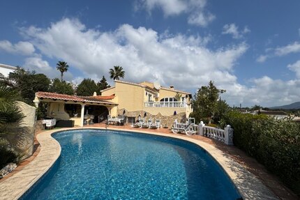Villa in Moraira - 845.000,00&nbsp;EUR Kaufpreis, ca.&nbsp; 267,00&nbsp;m&sup2; in Moraira (PLZ: )