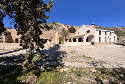 Einfamilienhaus in Cieza - 300.000,00&nbsp;EUR Kaufpreis, ca.&nbsp; 219,00&nbsp;m&sup2; in Cieza (PLZ: )