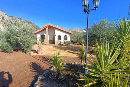 Einfamilienhaus in Íllora - 225.000,00&nbsp;EUR Kaufpreis, ca.&nbsp; 100,00&nbsp;m&sup2; in Íllora (PLZ: )