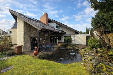 Kelkheim: Individuelles Architektenhaus in toller Villenlage