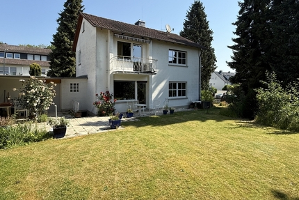 Hofheim: Individuelles Familiendomizil in Bestlage am Rosenberg - Hofheim am Taunus