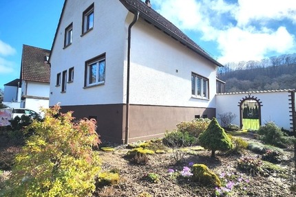 Einziehen & Wohlfühlen – Gepflegtes freistehendes 60er-Jahre-EFH mit Gartenparadies - Thaileisweiler-Fröschen