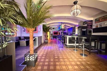 Voll ausgestattete Gastrofläche in Neunkirchen - Bar, Bistro oder Restaurant - sofort startklar