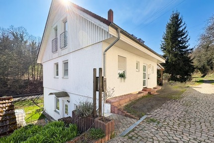 Attraktives Einfamilienhaus mit Einliegerwohnung & Garten – top gepflegt, sofort einziehen! - Kreimbach- Kaulbach