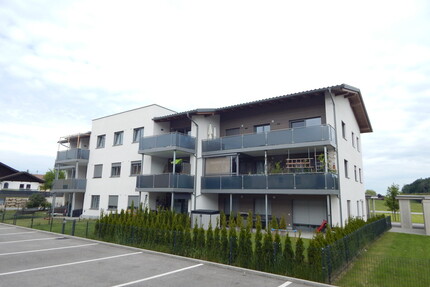 Möblierte, moderne 2-Zimmer-Wohnung mit Terrasse, Whirlpool und Garten in ruhiger Lage zu vermieten - Eggelsberg Oberösterreich