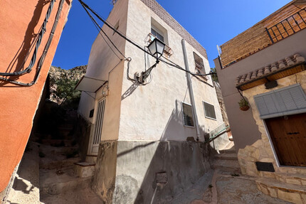 Einfamilienhaus in Blanca - 24.000,00&nbsp;EUR Kaufpreis, ca.&nbsp; 82,00&nbsp;m&sup2; in Blanca (PLZ: )