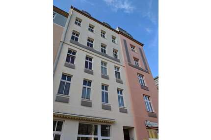 1 Zimmer-Wohnung mit Balkon und Küche *perfekt für Pendler, Azubis & Studenten* - Magdeburg