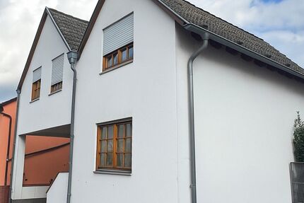 Stadthaus mit kleiner Innenterrasse in Hainburg – Wohnen in Mainnähe mit besonderem Charme!
