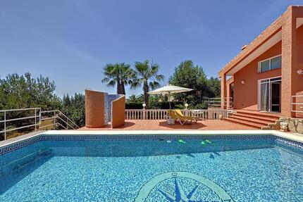 Haus in Benitachell, Alicante - 750.000,00&nbsp;EUR Kaufpreis, ca.&nbsp; 729,00&nbsp;m&sup2; in Benitachell (PLZ: )