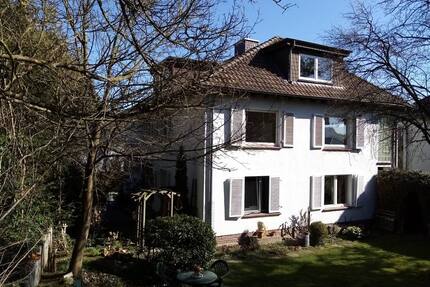 3-Zimmerwohnung mit Balkon - 550,00&nbsp;EUR Kaltmiete, ca.&nbsp; 103,00&nbsp;m&sup2;&nbsp;Wohnfl&auml;che in Bad Pyrmont (PLZ: 31812)