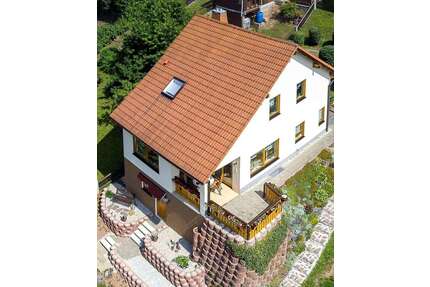 Zwei Häuser auf einem Grundstück – Vielseitigkeit, Platz und Potenzial - Pößneck