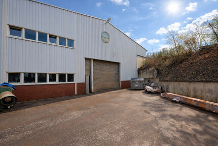 Werkstatt zu vermieten! - 1.760,00&nbsp;EUR Kaltmiete, ca.&nbsp; 440,92&nbsp;m&sup2; in Löhne (PLZ: 32584)