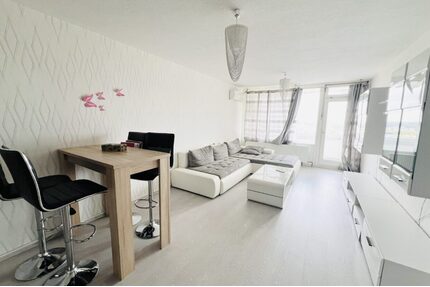 Neu-Isenburg: Möbilierte 2-Zimmer Wohnung mit Balkon!