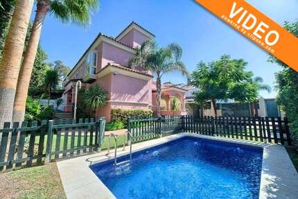 Haus zum Kaufen in Estepona 1.395.000,00 € 346 m²