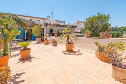 Villa in Capdepera - 995.000,00&nbsp;EUR Kaufpreis, ca.&nbsp; 485,00&nbsp;m&sup2; in Capdepera (PLZ: )