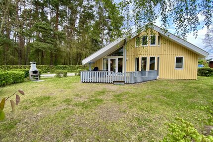 Ferienhaus in Mirow direkt am Wald - Einzelhaus mit großem Grundstück