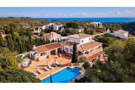 Haus in Benitachell, Alicante - 1.250.000,00&nbsp;EUR Kaufpreis, ca.&nbsp; 2.073,00&nbsp;m&sup2; in Benitachell (PLZ: )