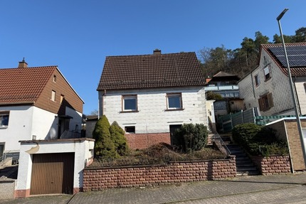 Seltene Gelegenheit in Otterbach: Freistehendes Wohnhaus aus den 40er Jahren mit Ausbaupotenzial