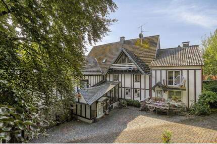 Außergewöhliches Anwesen mit mehreren Häusern mitten in der Natur - Wipperfürth