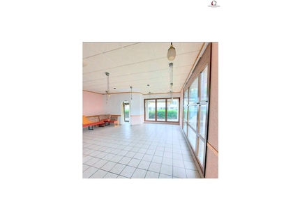 °°°° SCHNÄPPCHEN DES JAHRES 2024: VERKAUFS,- BÜRO,- PRAXISFLÄCHE + 1,5 ZIMMER DG-WOHNUNG MIT TERRASSE°°°° - Karlsbad