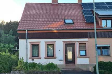 Hübsch renoviertes Einfamilienhaus in schöner Ortsrandlage von Brücken