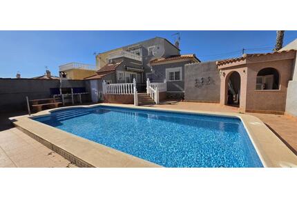 Villa in Torrevieja - 320.000,00&nbsp;EUR Kaufpreis, ca.&nbsp; 187,00&nbsp;m&sup2; in Torrevieja (PLZ: )