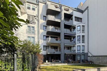 Kapitalanlage: Moderne vermietete EG-Wohnung mit Terrasse und Gartenblick in Berlin-Steglitz