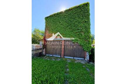 Grundstück mit großer Doppelgarage & viel Stauraum - Erlau