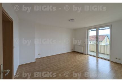 BIGKs - Suhl-Leninring: FREIE AUSSICHT - 3 Raum Wohnung Suhl,sep.Küche,Dusch-Wannenbad, Balkon (-;)