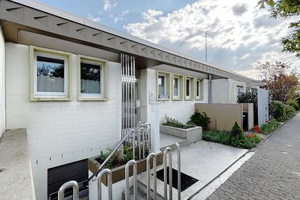 **RESERVIERT** Architektenbungalow + Einliegerwohnung + separate Büroeinheit in Feldrandlage von DA-Arheilgen - Darmstadt-Arheilgen Darmstadt/Vororte