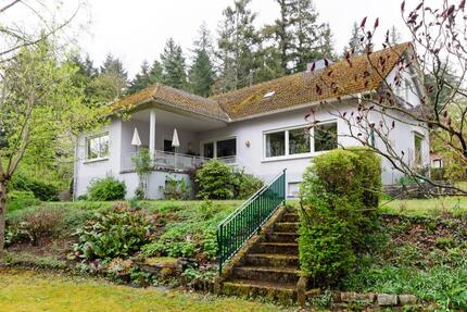 Trier-Feyen - Großzügiges freistehendes Wohnhaus in individueller Lage mit viel Grün