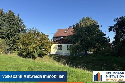 Gepflegtes Einfamilienhaus mit Doppelgarage! - Königshain-Wiederau