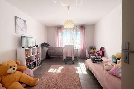 Bezugsfreie 2 ZKB mit Balkon in verkehrsgünstiger Lage Großteils modernisiert Fernwärme Heizung - Heidelberg