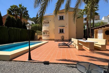 Villa in Benissa - 590.000,00&nbsp;EUR Kaufpreis, ca.&nbsp; 208,00&nbsp;m&sup2; in Benissa (PLZ: )