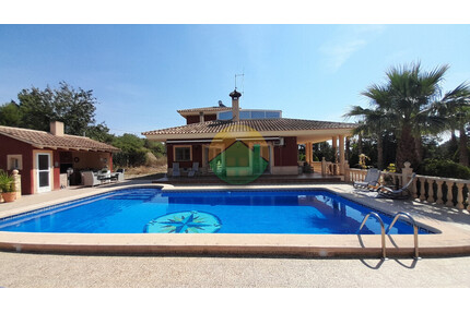 Villa in Totana - 450.000,00&nbsp;EUR Kaufpreis, ca.&nbsp; 204,00&nbsp;m&sup2; in Totana (PLZ: )