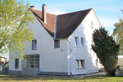 Ideal für Großfamilien! Gepflegtes 2 Familienhaus mit großem Grundstück ca. 2000 m² - Lage