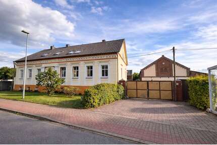 Haus zum Kaufen in Altlandsberg 1.090.000,00 € 183 m²