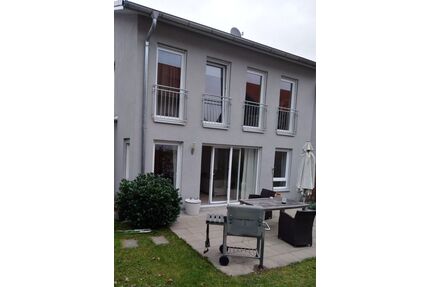 Provisionsfrei* AA 1a TOPLAGE neuw. 5,5 Zi. DHH 160 m²#EBK#Garage#ZISTERNE#Kamin#voll unterkellert - Aalen