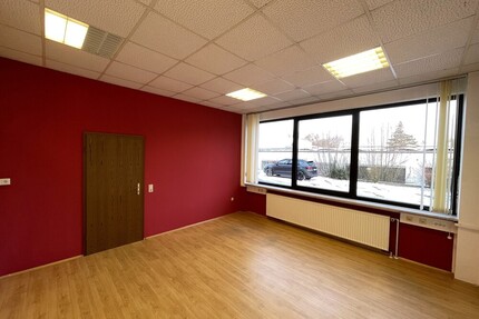 Helle Gewerbeeinheit mit eigenem Eingang und großzügigen Räumen - Königswinter