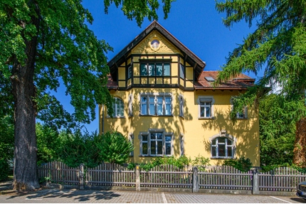 BLASEWITZ – BÜRO MIT 3 RÄUMEN – VILLA – PKW-PARKFLÄCHEN – NEUER BODENBELAG – RUHIG & ZENTRAL GELEGEN - Dresden