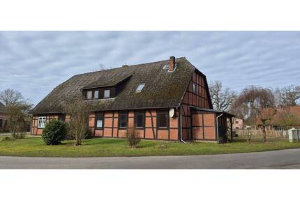 Viel Wohnraum zum Gestalten in ländlicher Idylle - Prezelle Lomitz