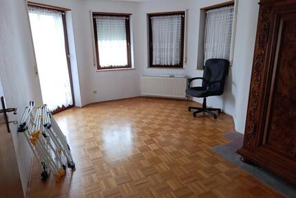 ObjNr:19777 - Sehr helles, leer stehendes 3-Fam. Haus (DHH) in guter Lage von Leimen;