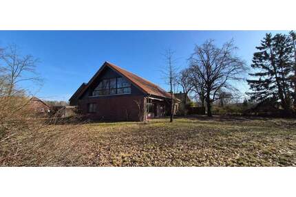 Geräumiges 1-2 Familienhaus mit PV-Anlage, Fernwärme, großes Grundstück in Feldrandlage - Dannenberg Gümse